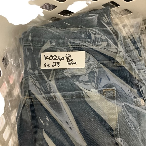 We the Free Jeans Sz 28 Distressed Skinny - Picture 6 of 6